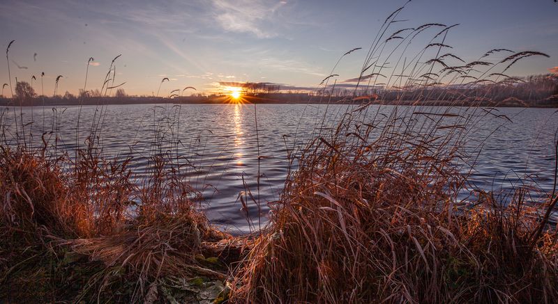 Река, закат, вечер На закате дня фото превью