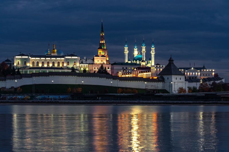 казань, казанский кремль Вечерний вид на Казанский Кремль фото превью