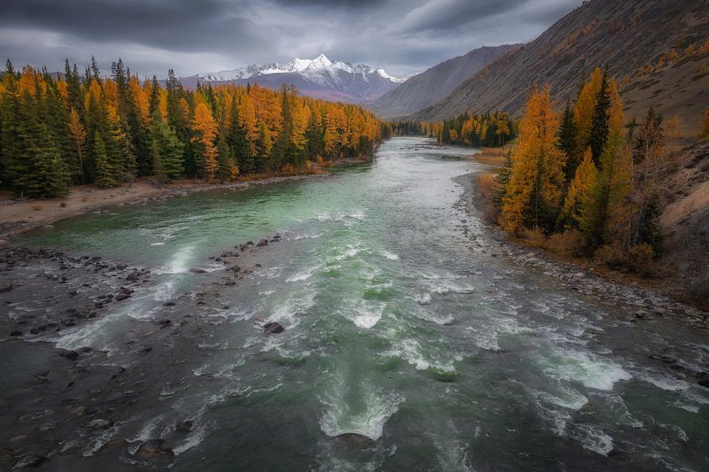 Река Аргут перед дождем фото превью