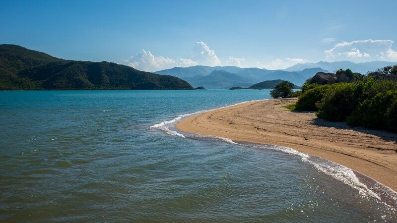 вьетнам, море, горы Горы далекие, горы туманные фото превью