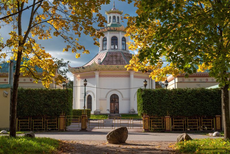 город, архитектура, город пушкин, царское село, александровский парк, китайская деревня, городской пейзаж,осенний пейзаж, царское село, золотая осень, пригороды петербурга Китайская деревня в Александровском парке Царского Села фото превью