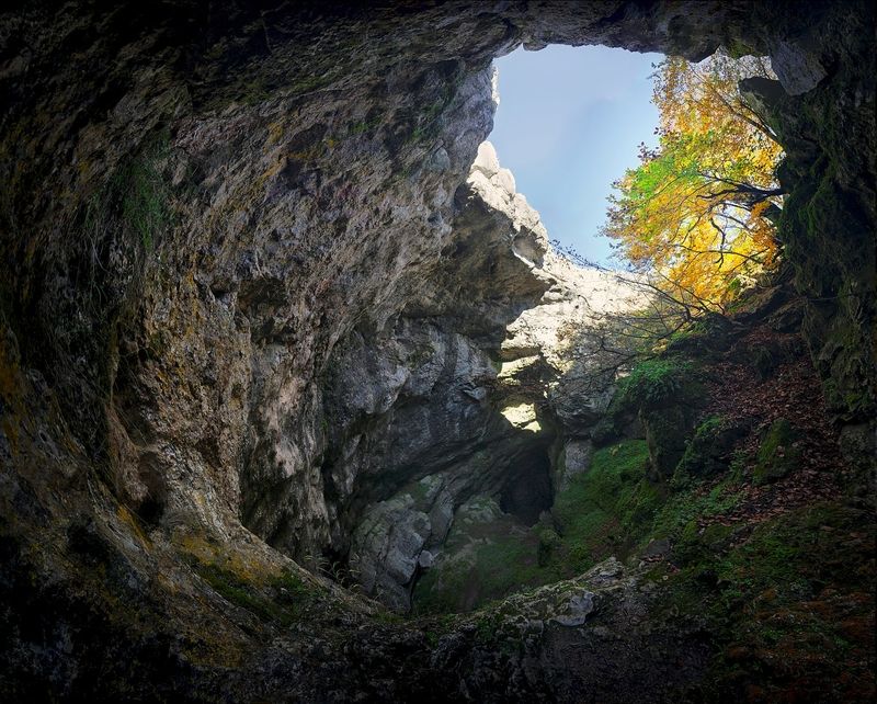 пещера, большой бузулук, бузулук, бузлук, караби, осень, дерево, листва, неба, скалы Пещера Большой Бузулук. Караби. фото превью