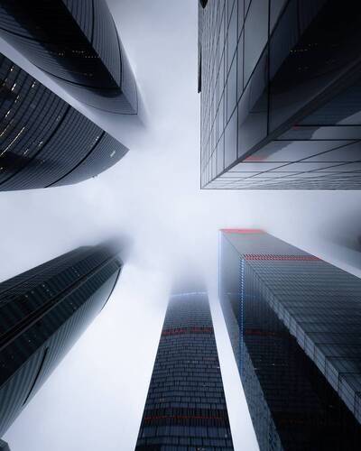 Вертикали в тумане