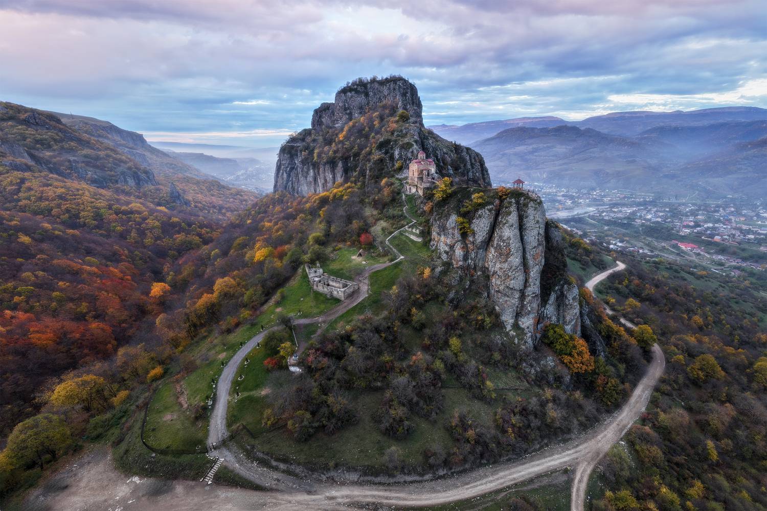 шоанинский храм, кавказ, карачаево-черкессия, туман, скала, горы, домбай, кчр, теберда, шоана, Телешов Александр