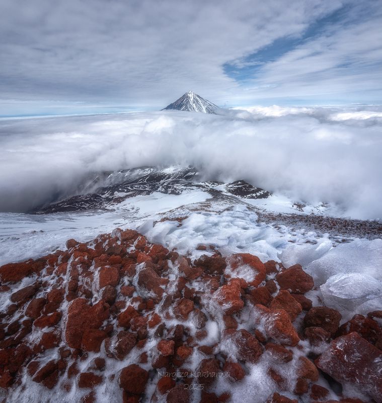 камчатка, корякский вулкан,облака Корякский вулкан в облаках фото превью
