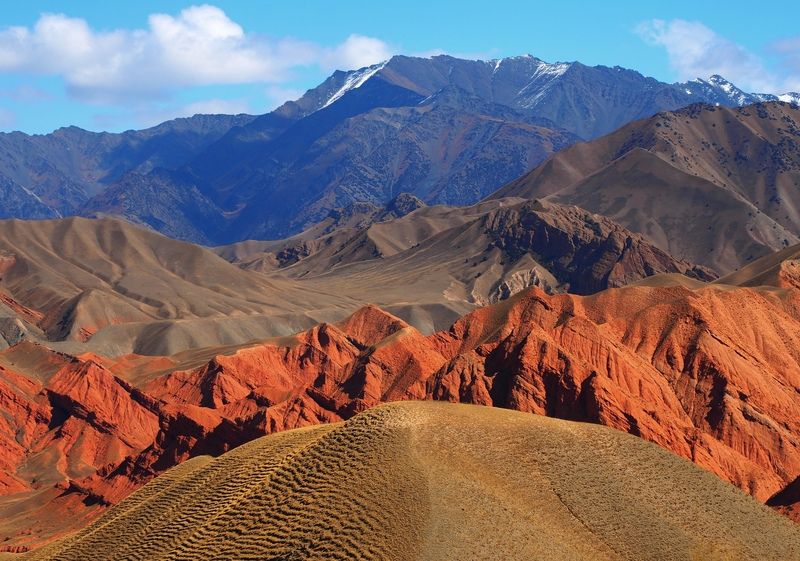 Цветные горы фото превью