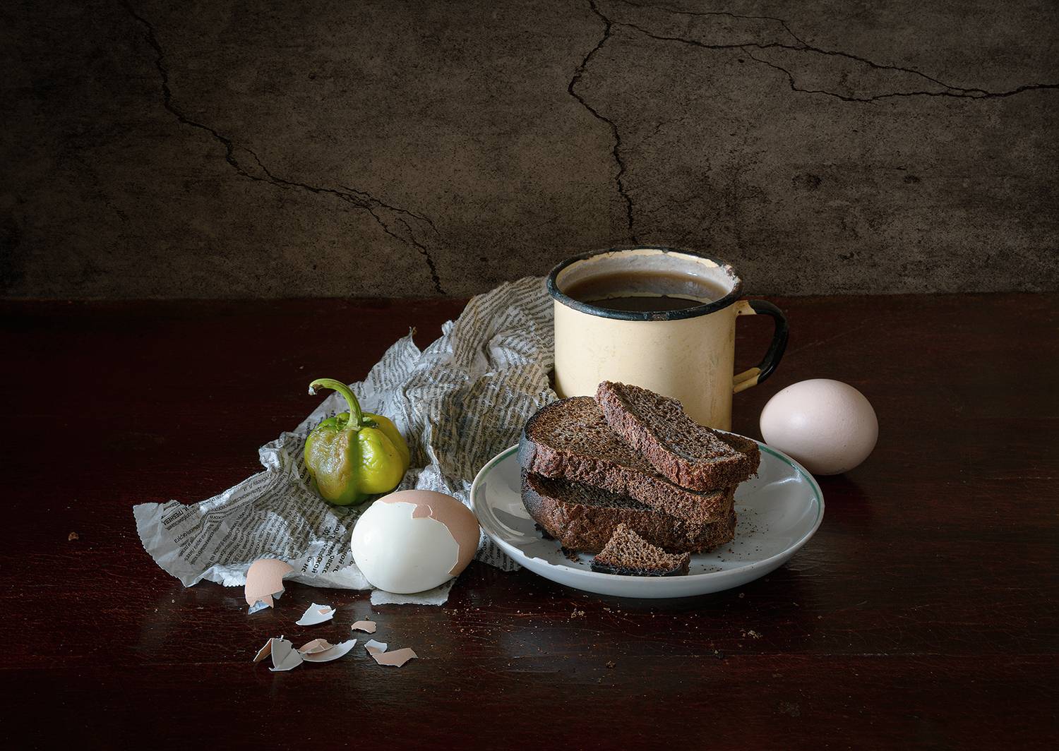 хлеб, яйцо, кружка, перец, чай, газета, Алексей Бычков