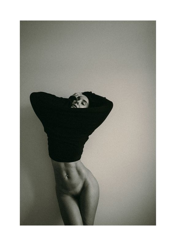 nude, art, sensual, naked, woman, model, young, sexy, sensuality, lovely, pose, studio, minimalism, fine, erotic, boudoir, yoga, intimacy, horny, intimate, video, backstage, * * * фото превью