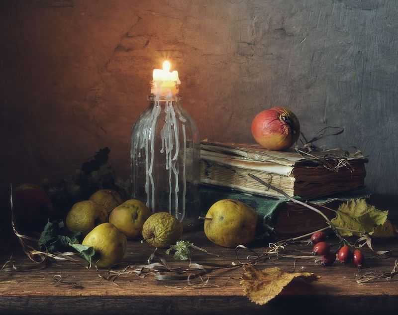 натюрморт,осень,свеча,книги,листья,яблоки осенний вечер... фото превью