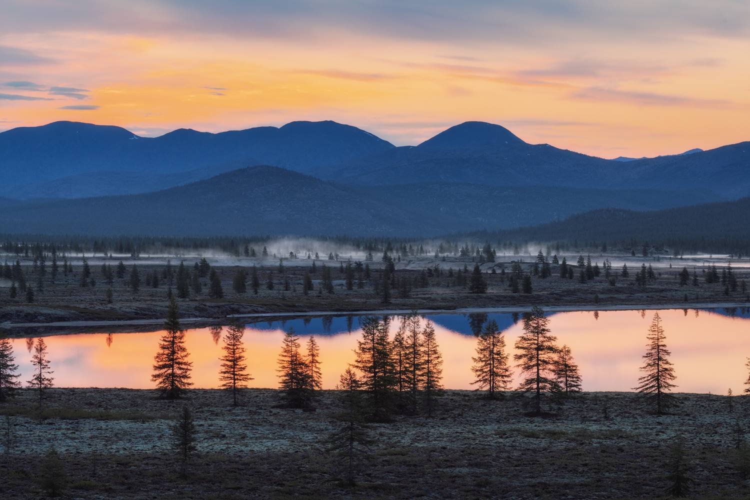 Озеро_Момонтай пейзажи_Колымы Магаданская_область июньский_лёд рассвет утро белые_ночи отражения, Дмитрий Шишкин