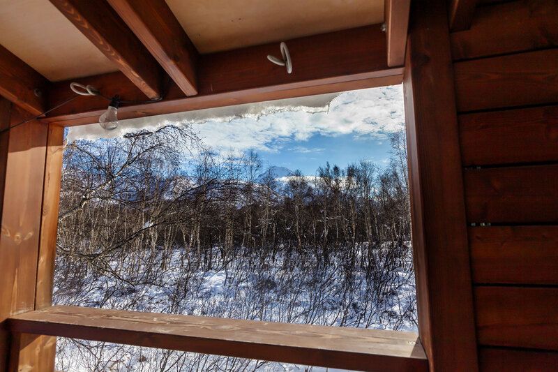 вилючинский вулкан, окно, утро, камчатка Утро с видом на Вилючинский вулкан фото превью