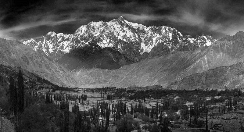 пакистан, горы, хунза, нагар, харамош, каракорум Долина Нагар с горой Харамош фото превью