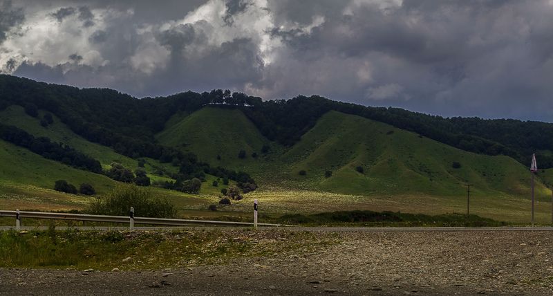 У дороги. фото превью