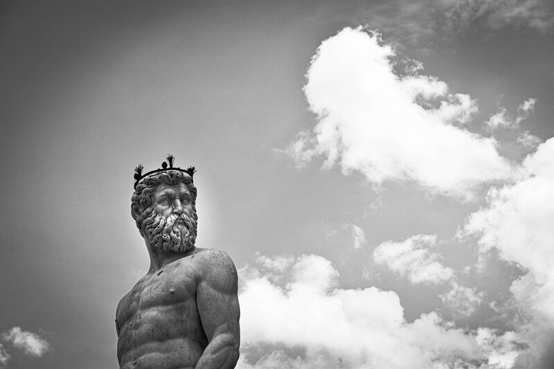 El tridente y la nube фото превью