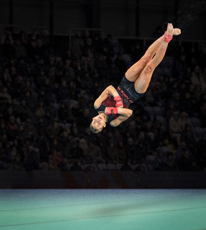 #gymnastics #sport #sports_photography one and a half twists on floor фото превью
