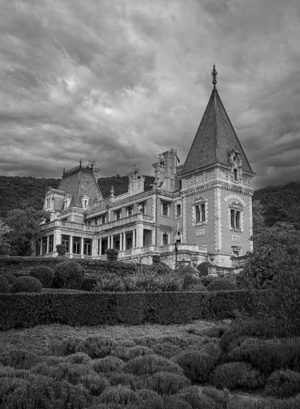 дворец, массандра, крым, ялта, архитектура, памятник, россия, панорама, чб Массандровский дворец фото превью