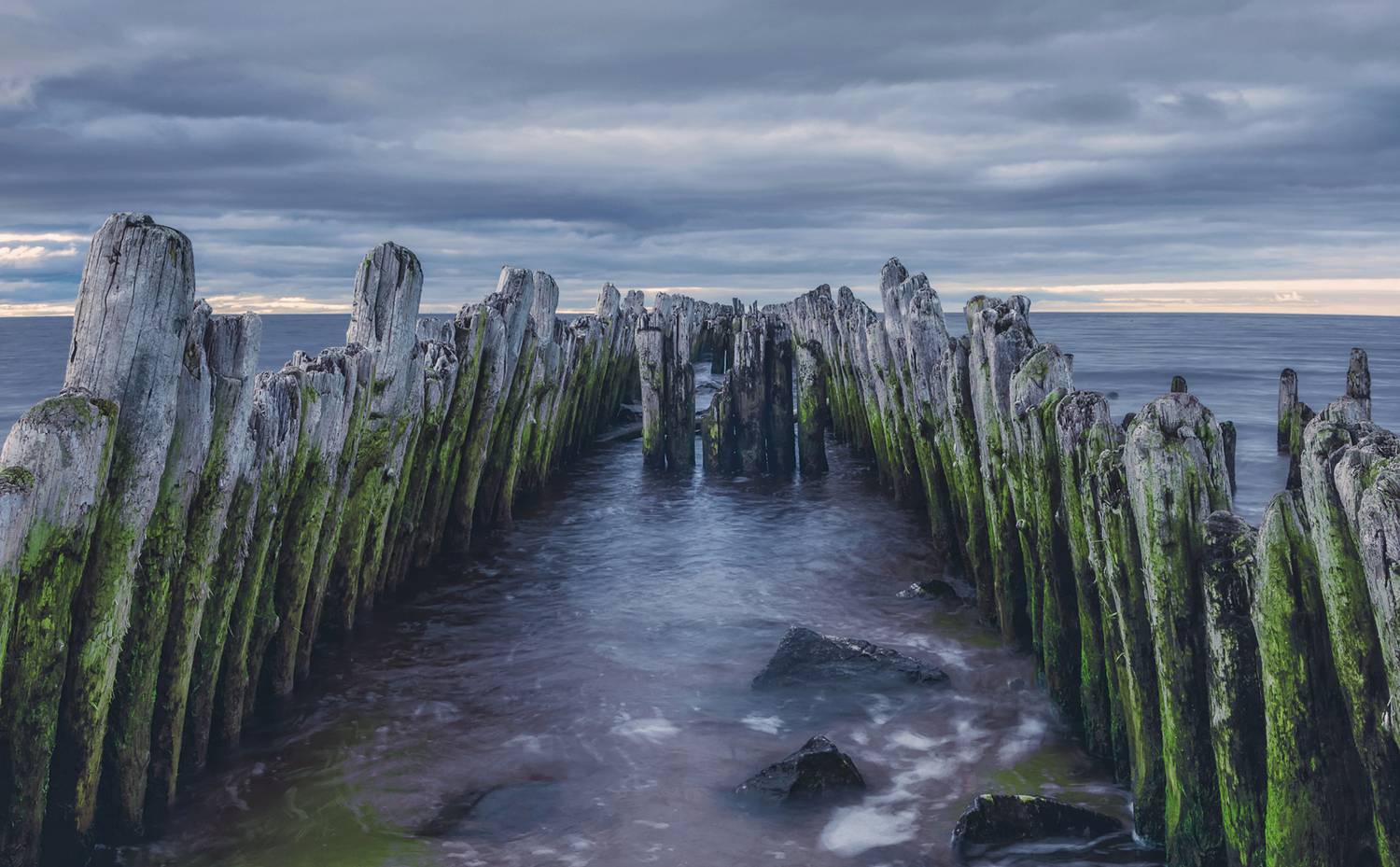 осень, октябрь, вечер, море, вода, берег, волнолом, волнорез, небо, облака, Вера Ра