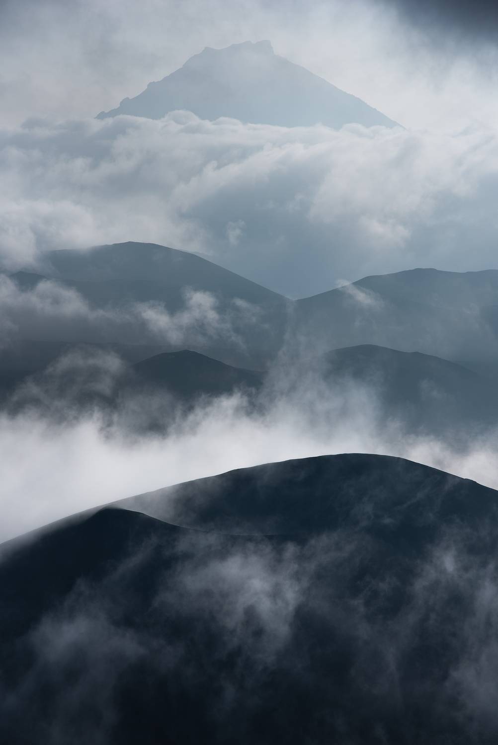 горы, вулкан, камчатка, рассвет, облака, mountains, volcano, kamchatka, sunrise, clouds, Дмитрий