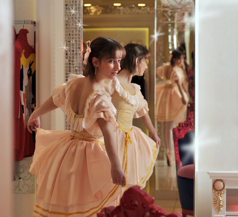 Балерина в магазине фото превью