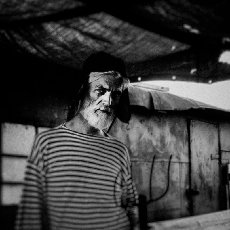 мужской портрет, мужчина, портрет В деревне фото превью