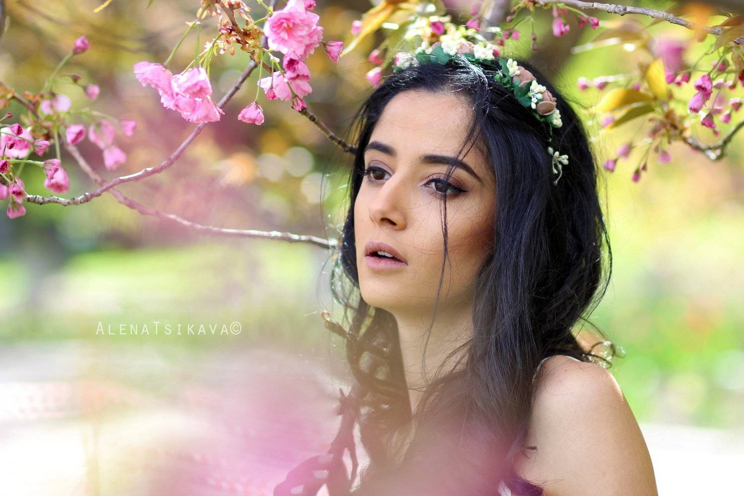 портрет девушка весна брюнетка  , Алёна Цикава