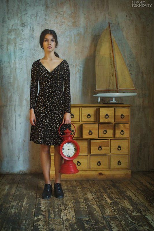 время, перемены, портрет в интерьере, приключения, путешествия, часы *** фото превью