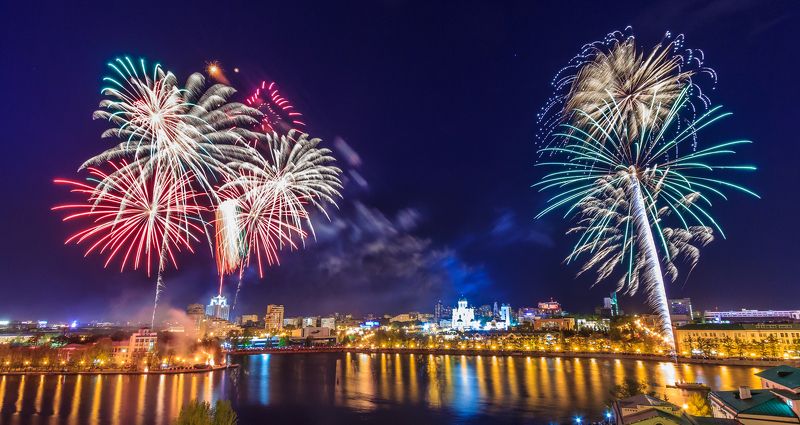 салют, екатеринбург, фейерверк, урал, набережная, 9 мая 71 год спустя... фото превью