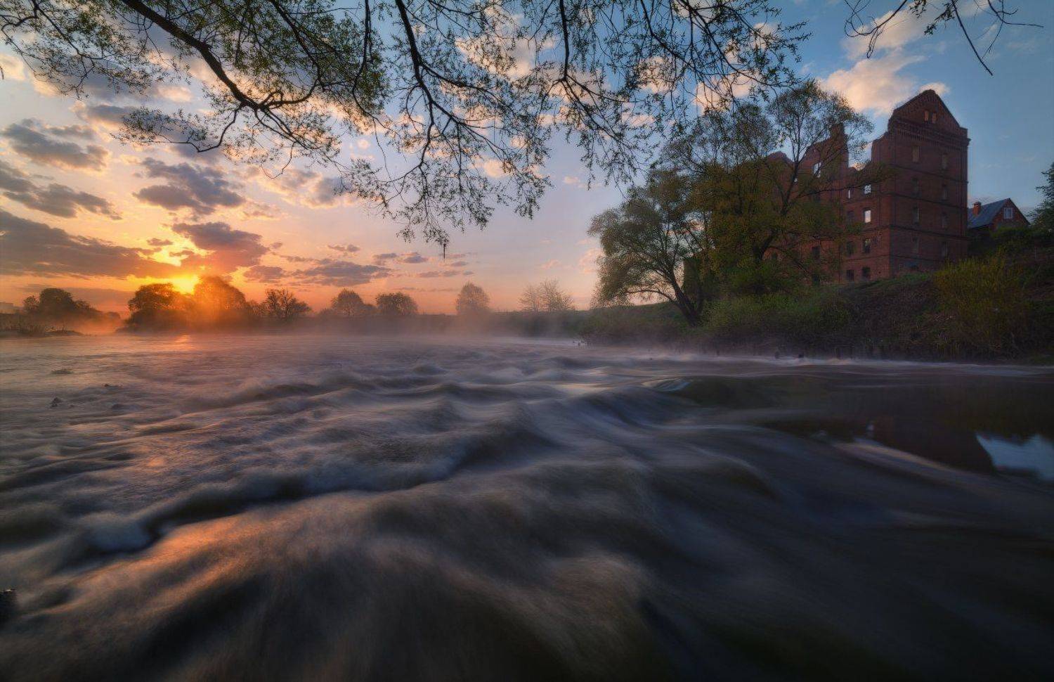 вода, длинная выдержка, май, пейзаж, пейзажнаясъемка, плотина, протва, рассвест, река, россия, русский пейзаж, старая мельница, туман, юрятино, Жмак Евгений