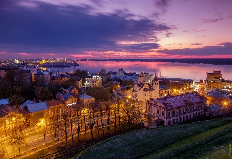 архитектура, весна, волга, город, городские огни, городской пейзаж, длинная выдержка, небо, нижний новгород, подсветка, после заката, река, сумерки Майский вечер в Нижнем Новгороде фото превью