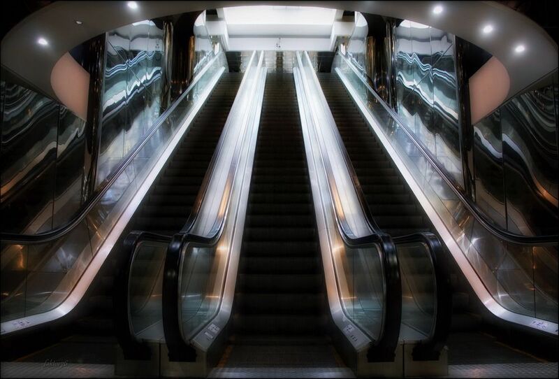 Эскалатор фото превью