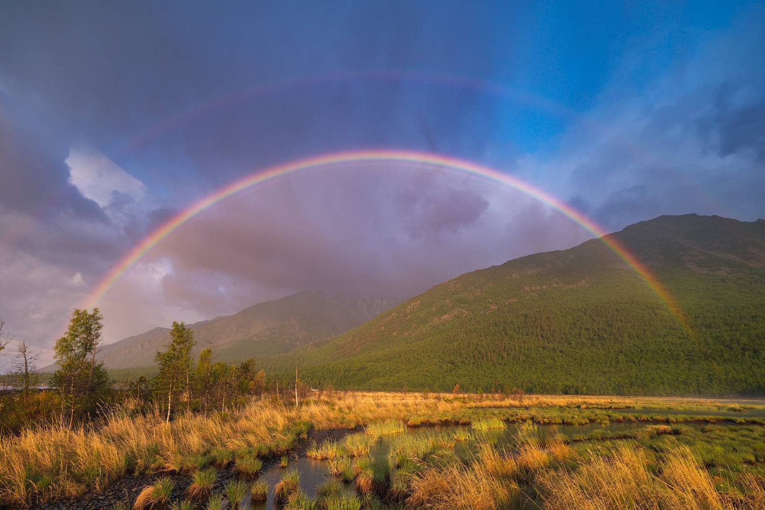 байкал, байкальский хребет, горы, рассвет, дождь, радуга, Леонтьев Константин