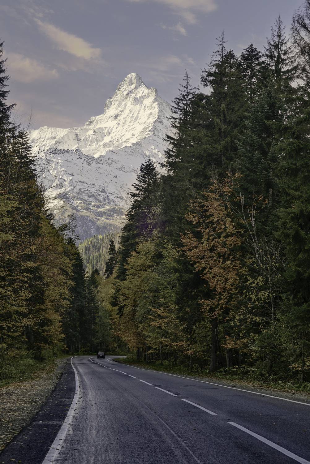Россия, Карачаево-Черкессия, Домбай, Гора Белалакая, осень,, Гаврилов Юрий