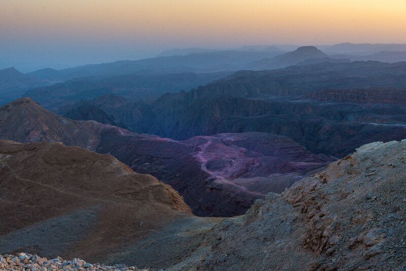 В пустыне Арава на закате фото превью