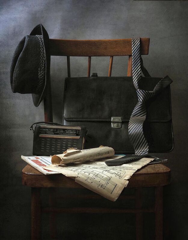 Под звуки прошлое встает  И близким кажется и ясным:  То для меня мечта поет,  То веет таинством прекрасным...(А. Блок) фото превью