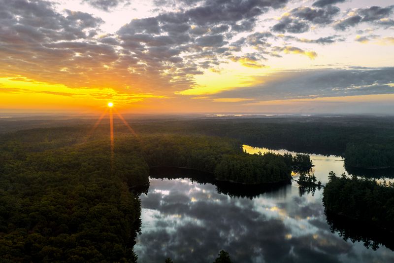 goodmorning ,naturelover ,photography ,wanderlust ,getoutside ,sunrays ,island ,aerial ,viewfromabove ,travel ,explorecanada ,canadianlandscape ,serene ,quiet ,calm ,relaxing ,tranquil ,peaceful ,earlymorning ,goldenhour ,sunrise ,forest ,lake ,reflection Sunrise Over Tranquil Forest Lake фото превью