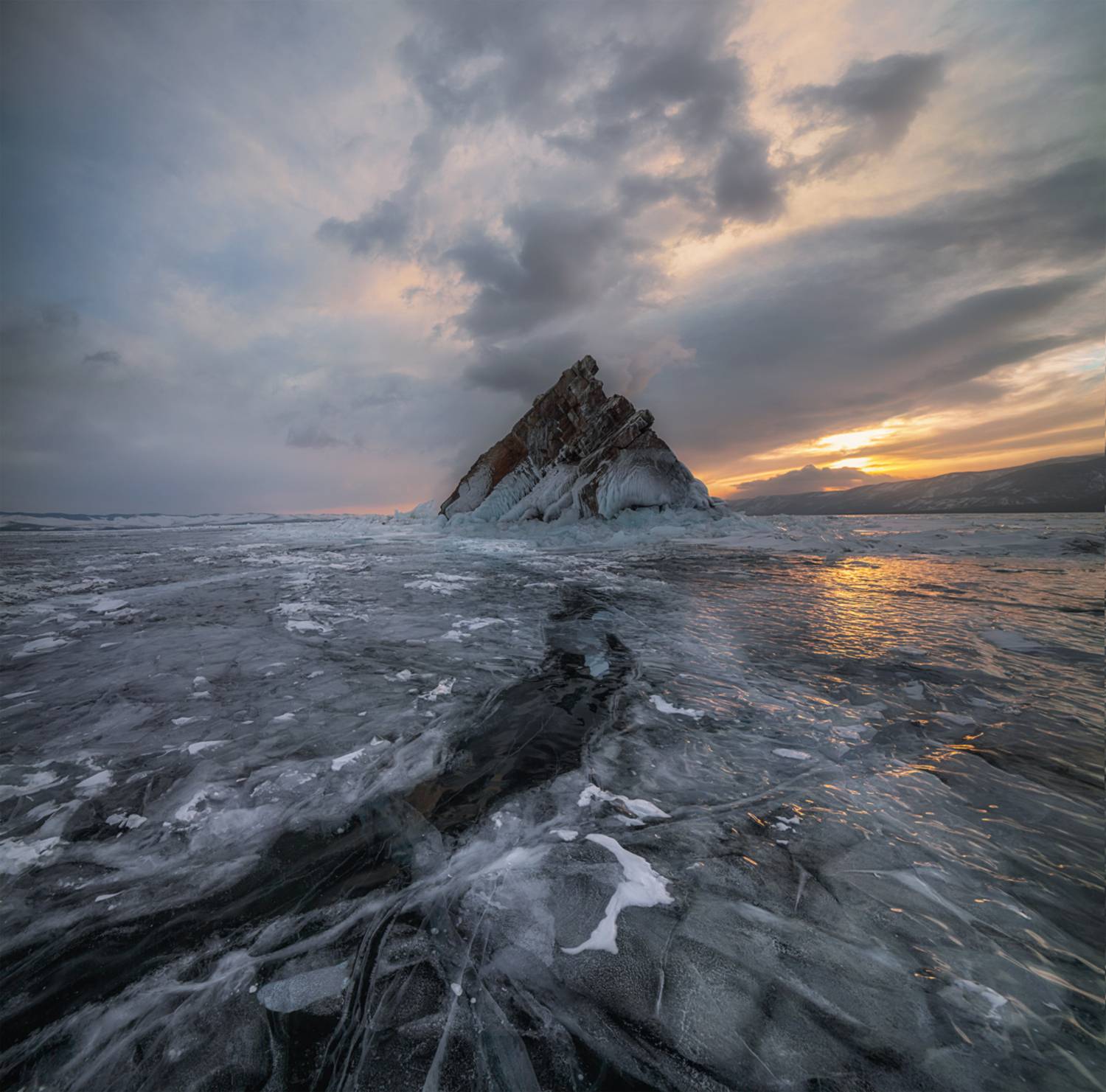 байкал,лёд,  остров, ижилхей, закат, март, Мысливцев Николай