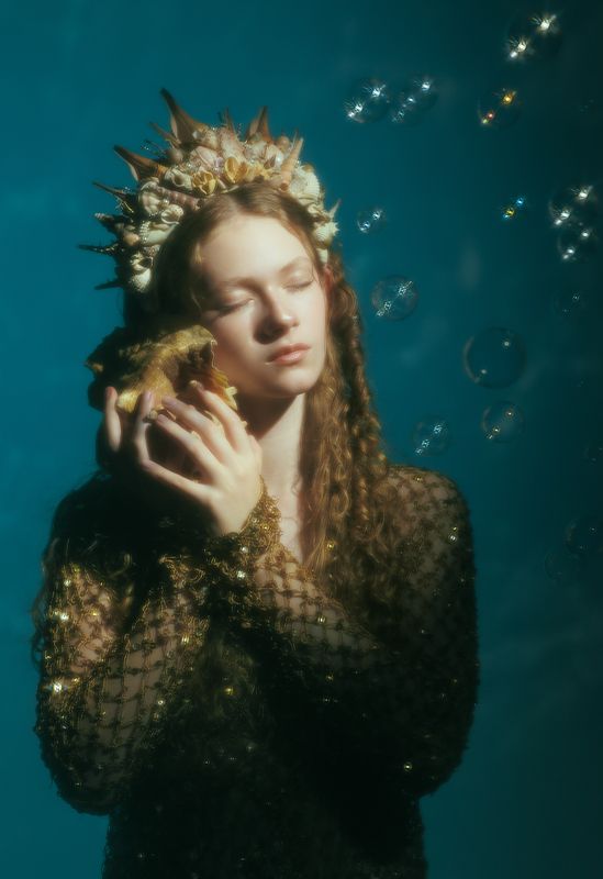 Золотая рыбка фото превью