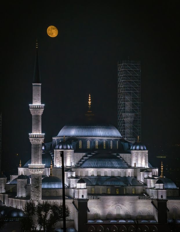 стамбул, султанахмет, голубая мечеть, луна, полнолуние Голубая мечеть - сердце Стамбула фото превью
