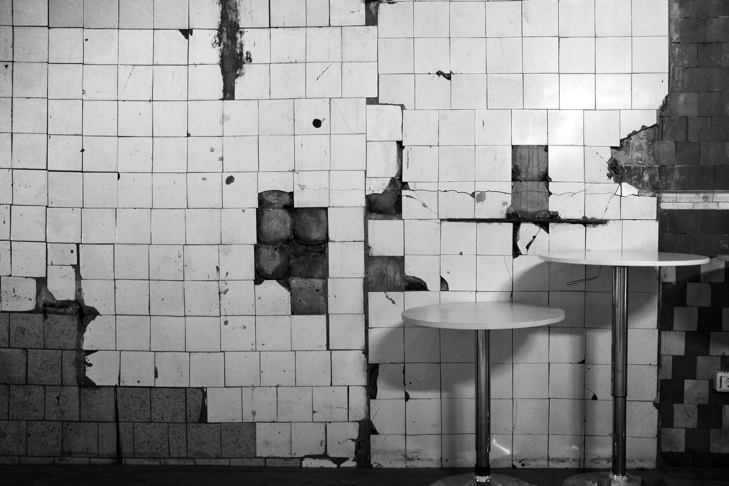 столы, одиночество, забыт, Зорин Миша