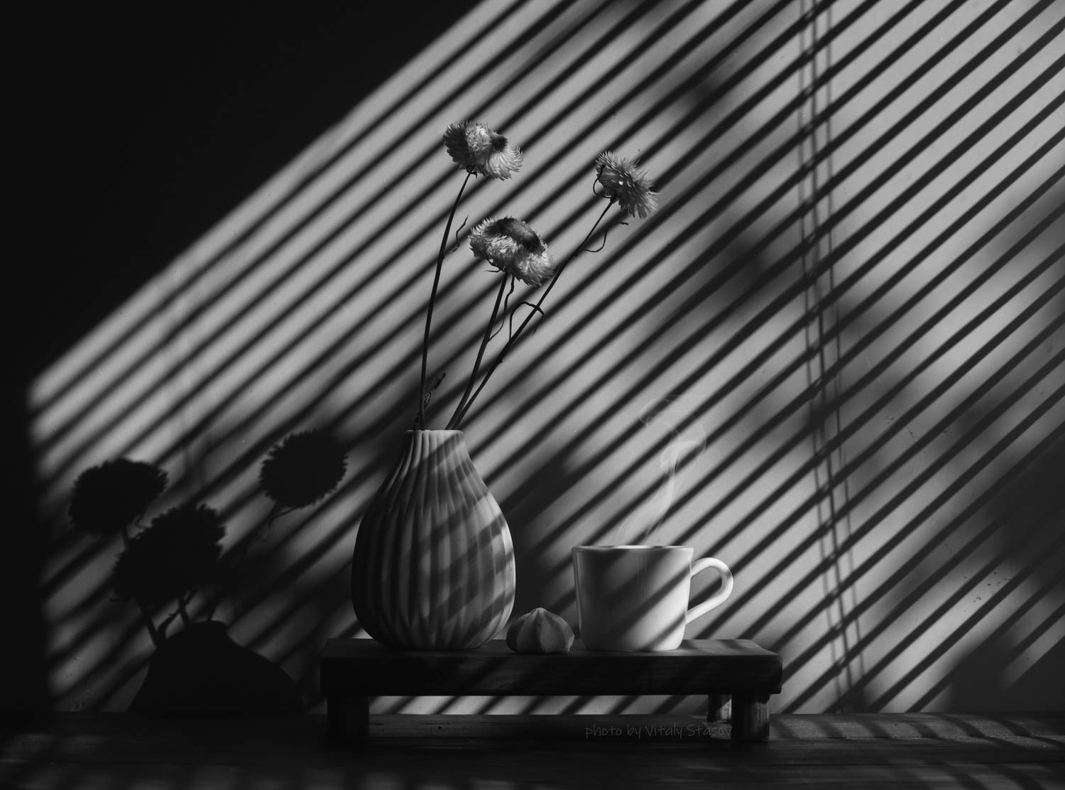 цветы, кофе, натюрморт, нуар, напиток, аромат, вкусно, flowers, coffee, still life, drink, aroma, delicious, bouquet , flowers, черно белое, Стасов Виталий