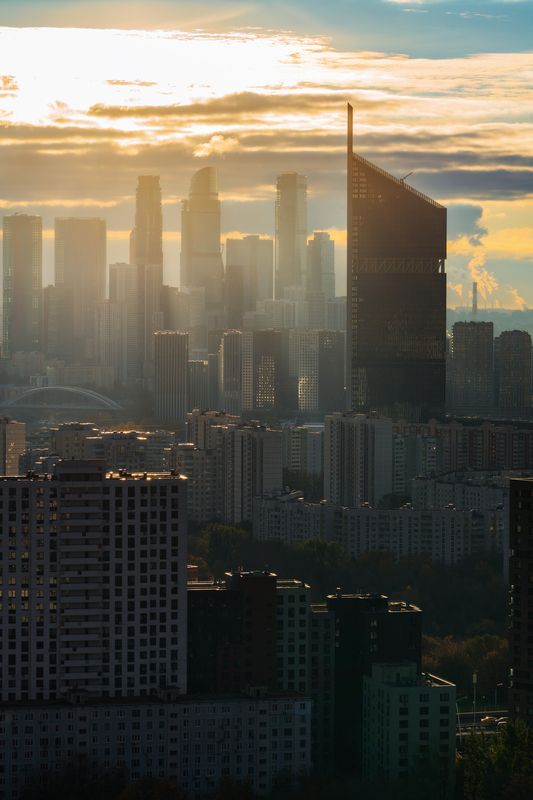 Октябрьский рассвет в Москве фото превью