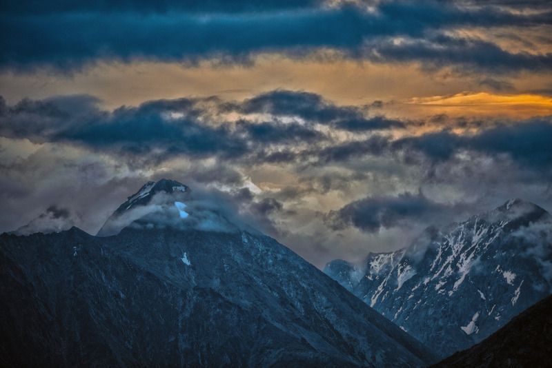 В горах фото превью