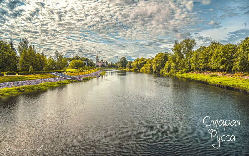 Полисть с видом на Воскресенский собор. фото превью