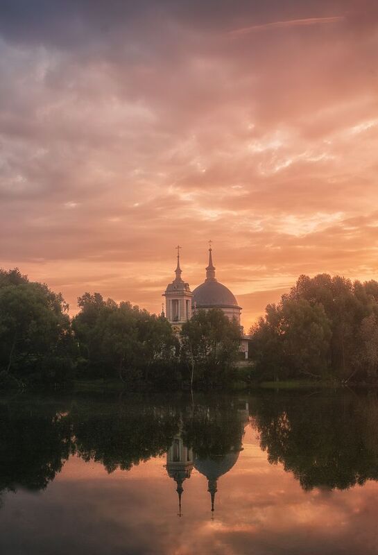 Храм и небо в гармонии фото превью