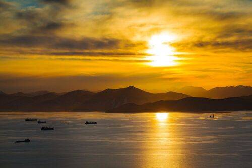 Авачинская бухта на закате