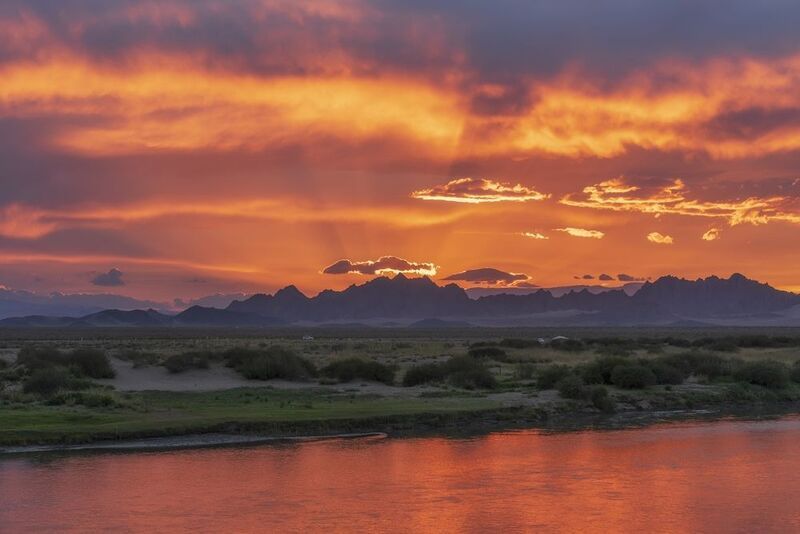 Закат на реке Ховд фото превью