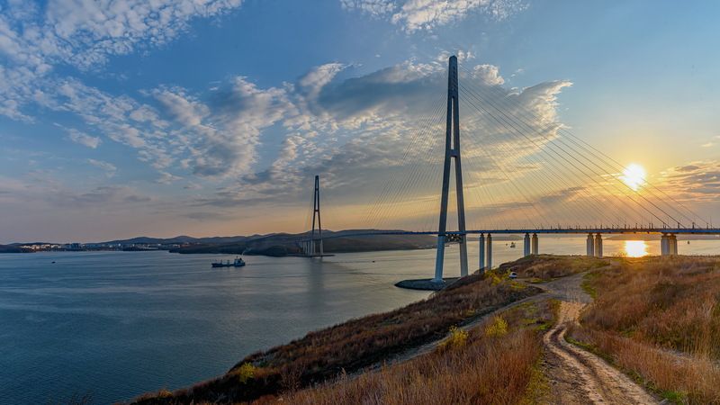 владивосток, русский мост Закат над Босфором Восточным фото превью