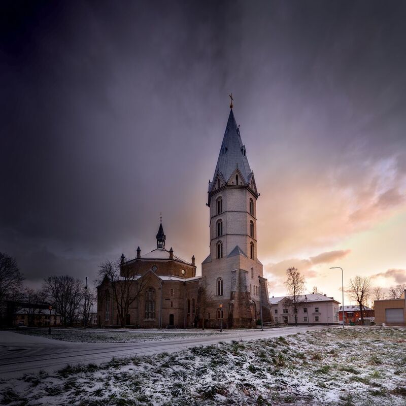нарва ноябрь александровская церковь первый снег вечер Первый снег в Нарве 2025 фото превью