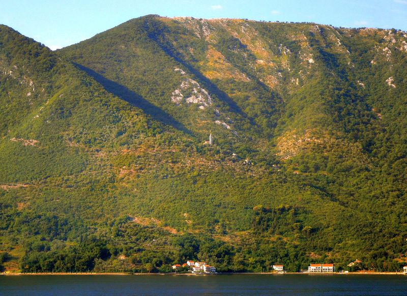 заселенные горы фото превью