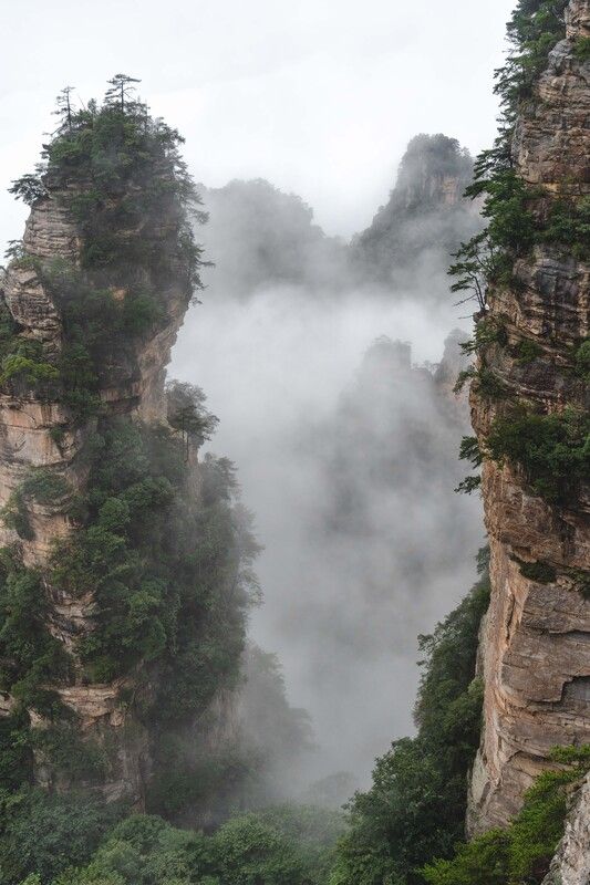Завораживающий мир каменных Исполинов Чжанцзяцзе… The fascinating world of the stone Giants of Zhangjiajie... фото превью
